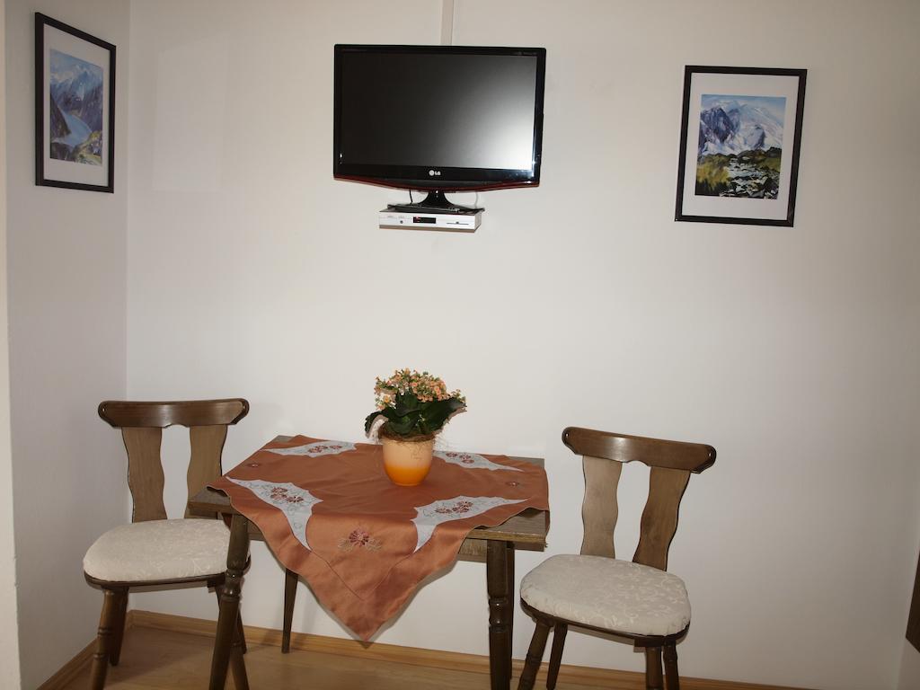 Urblhof Apartment Leutasch Phòng bức ảnh